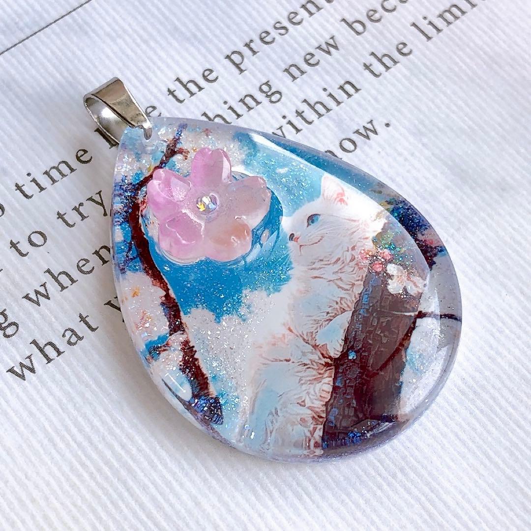 同梱値引100円❤️No.2390 レジン ペンダントトップ 猫 ネコ ねこ ♡