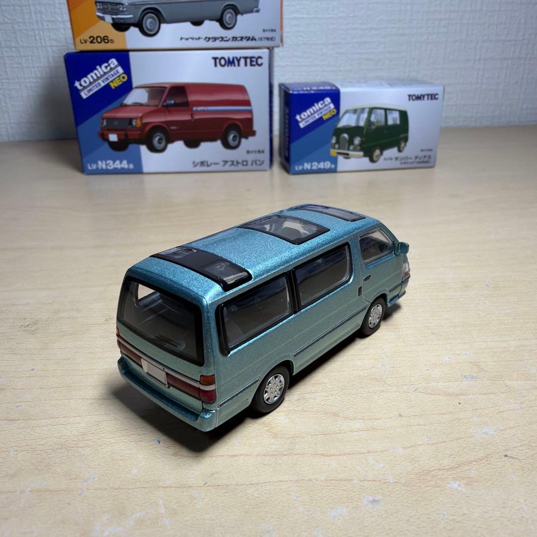 トミカ リミテッド　ビンテージ　アストロ　クラウンカスタム　サンバー　ハイエース