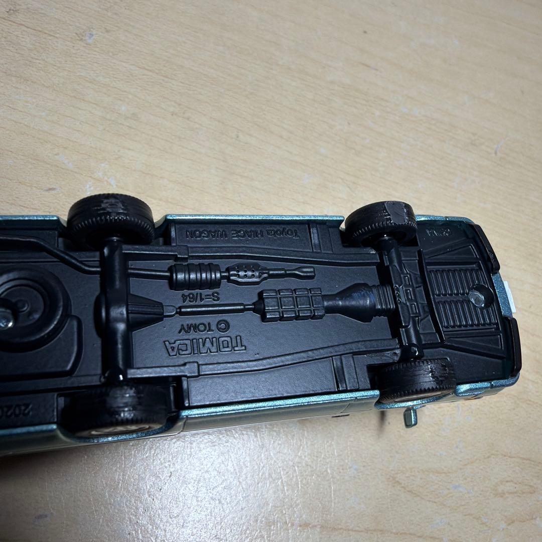 トミカ リミテッド　ビンテージ　アストロ　クラウンカスタム　サンバー　ハイエース