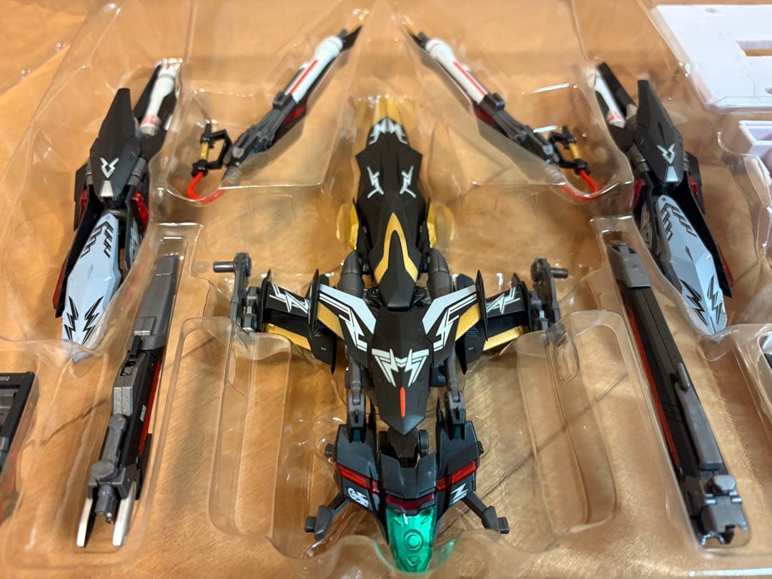 メタルビルド ライトニングストライカー（オルタナティブストライク Ver.）