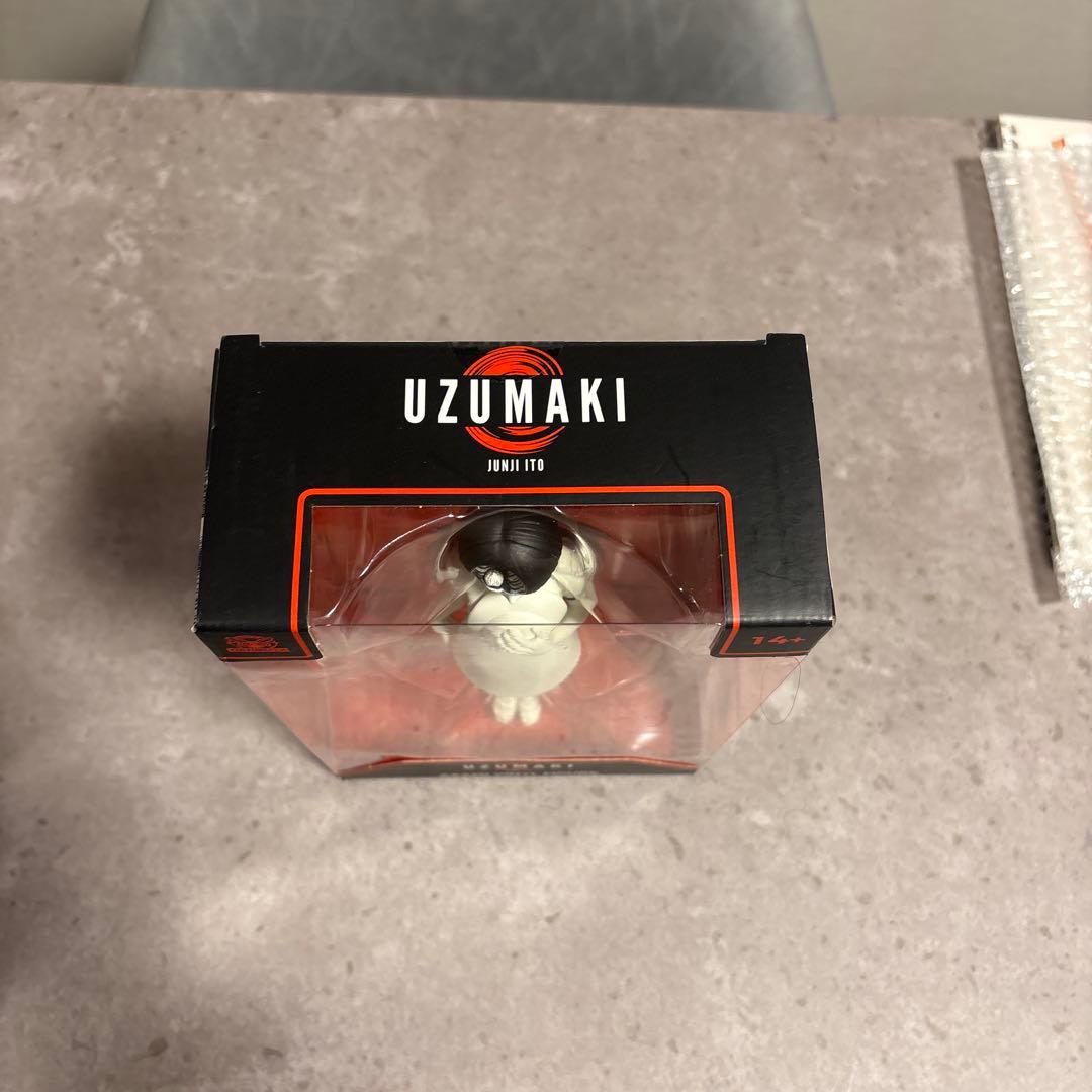 新品　伊藤潤二　うずまき UZUMAKI AZAMI VINYL FIGURE