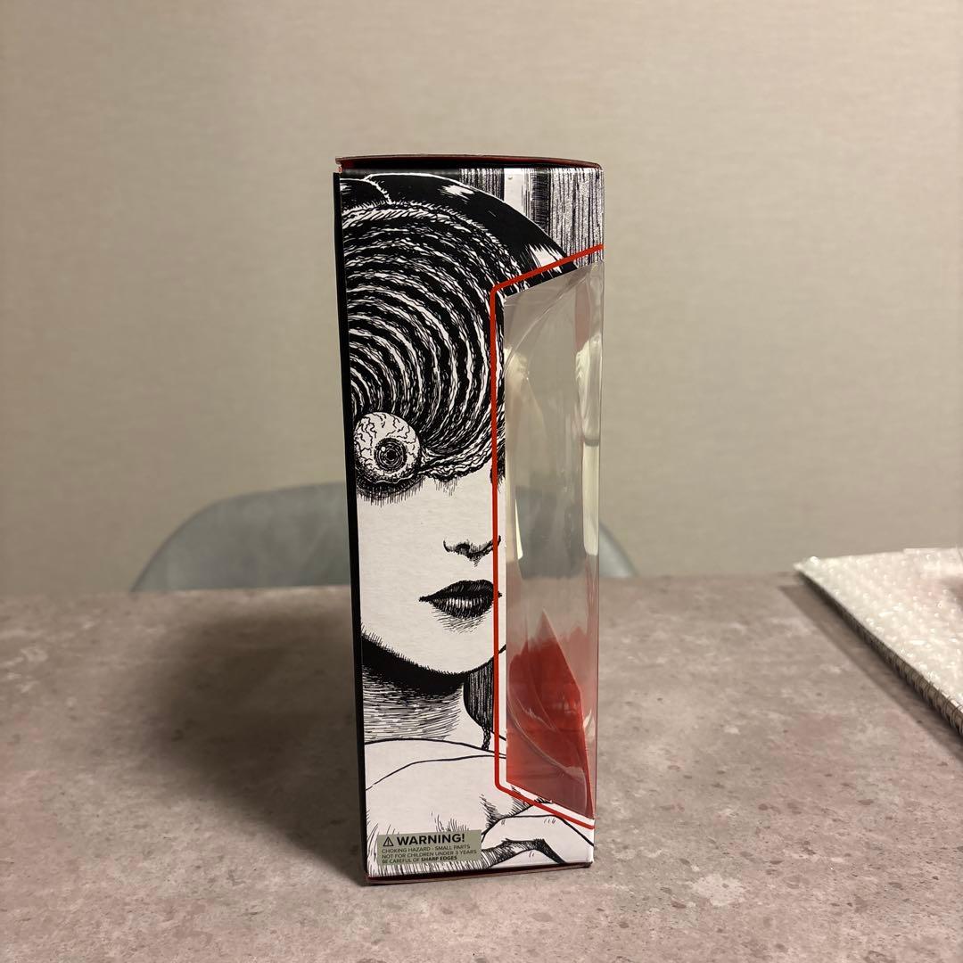 新品　伊藤潤二　うずまき UZUMAKI AZAMI VINYL FIGURE