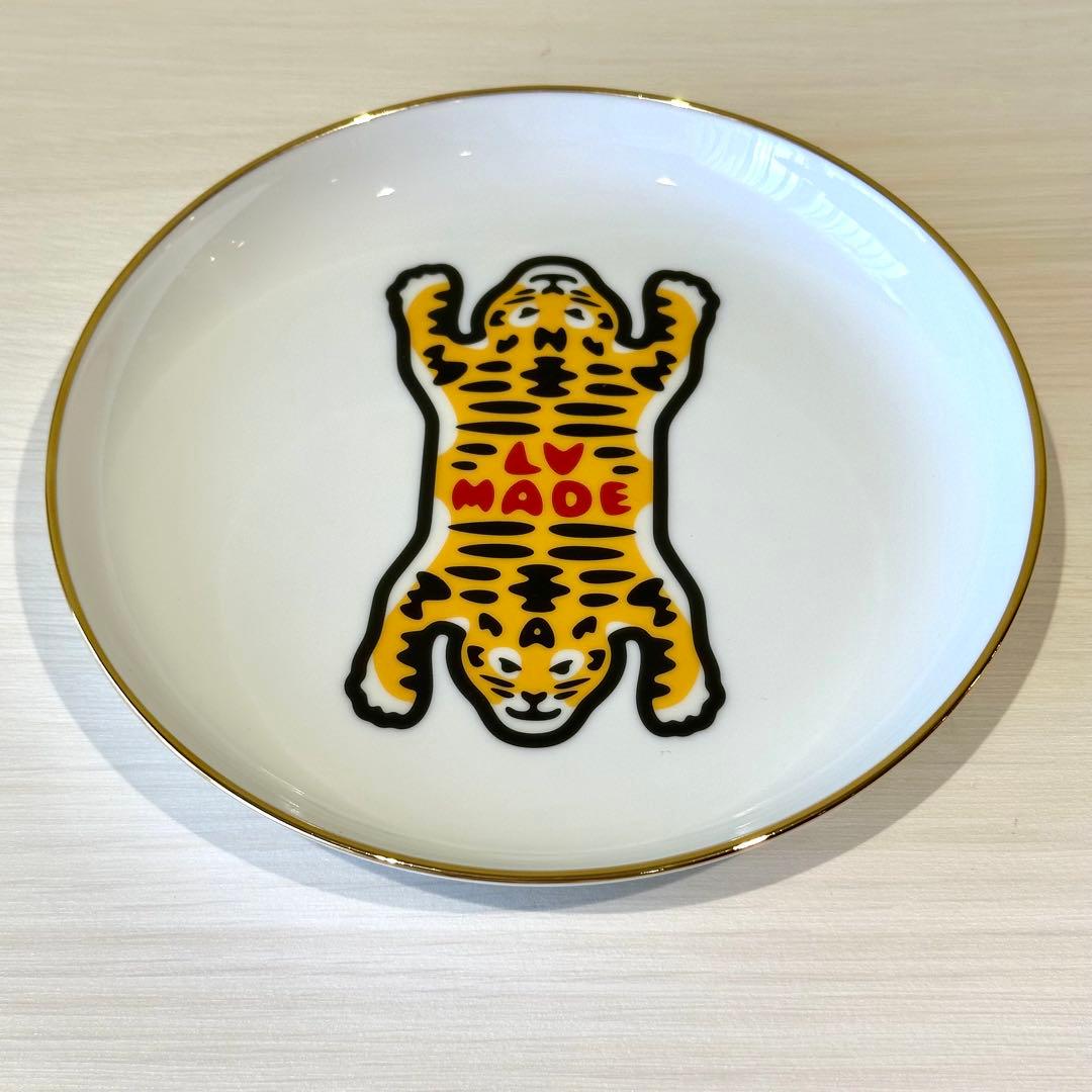 【新品/未使用】ルイ・ヴィトン NIGOコラボ アシェット4 GI0729