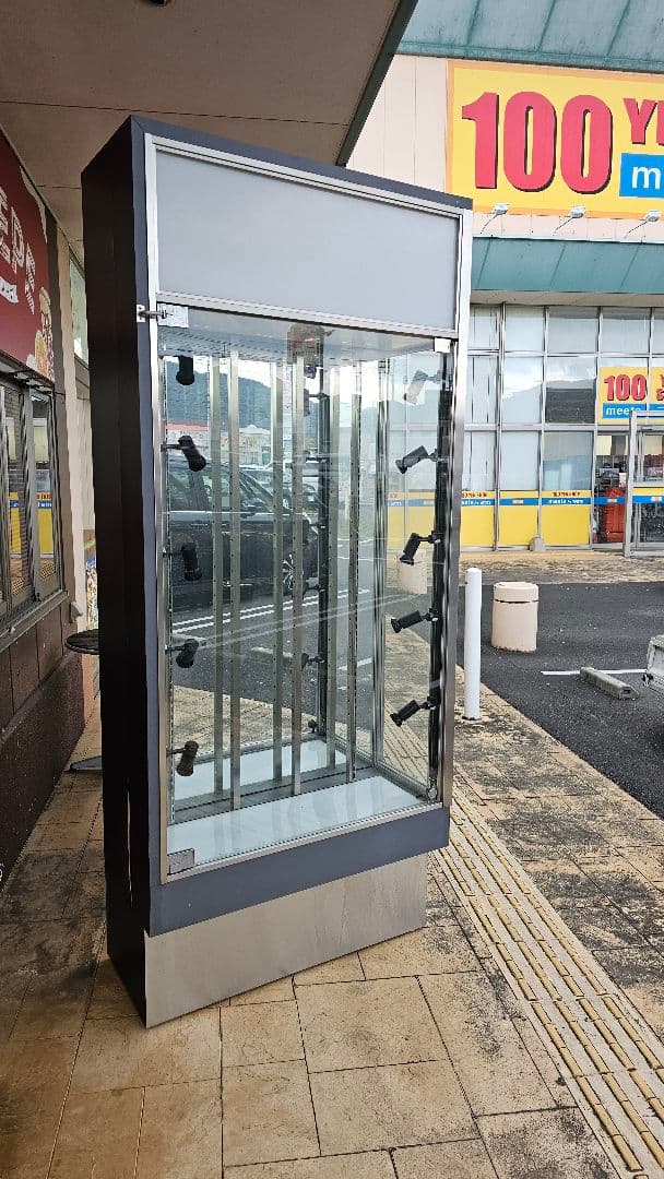 大型ガラスショーケース