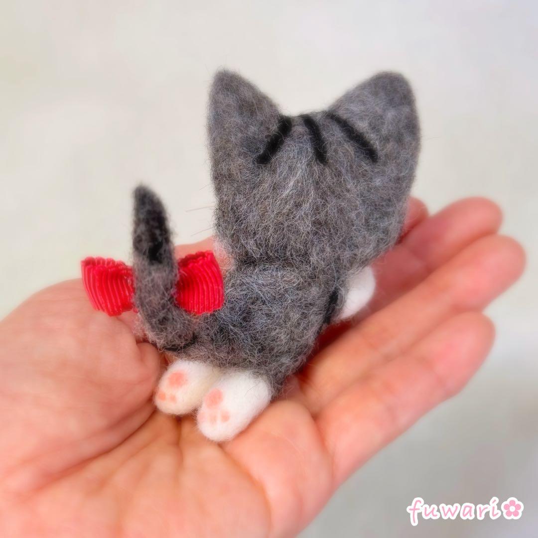リクエスト品 羊毛フェルト 猫 ちょこんと甘えんぼキジ白♡おすまし