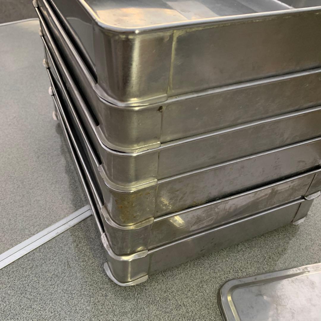 【餃子バット】6段　ステンレス製　中古　スタッキング式　収納ケース　　フタ