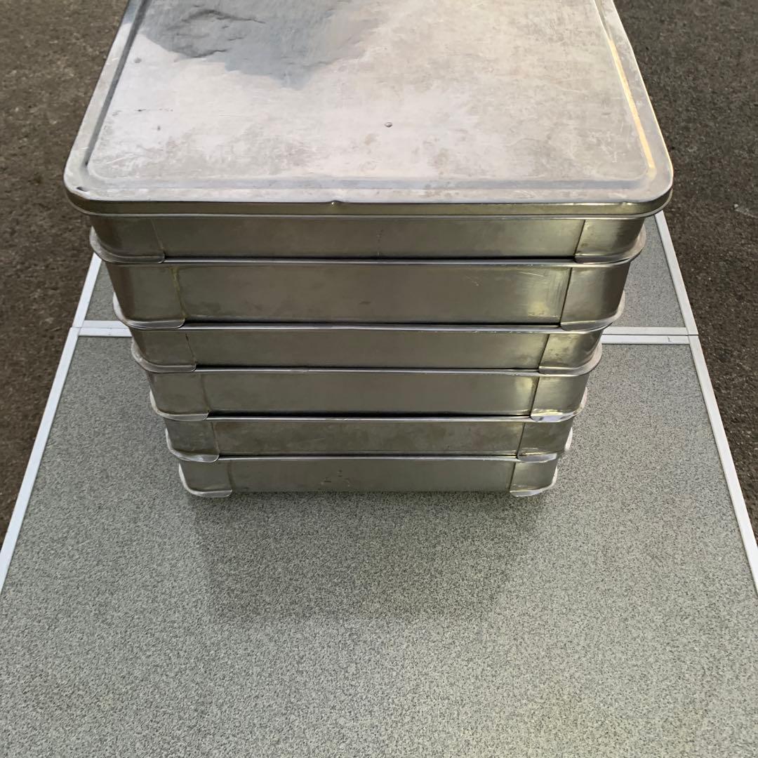 【餃子バット】6段　ステンレス製　中古　スタッキング式　収納ケース　　フタ