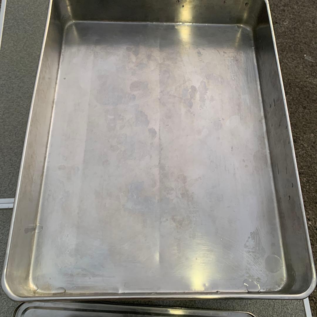 【餃子バット】6段　ステンレス製　中古　スタッキング式　収納ケース　　フタ
