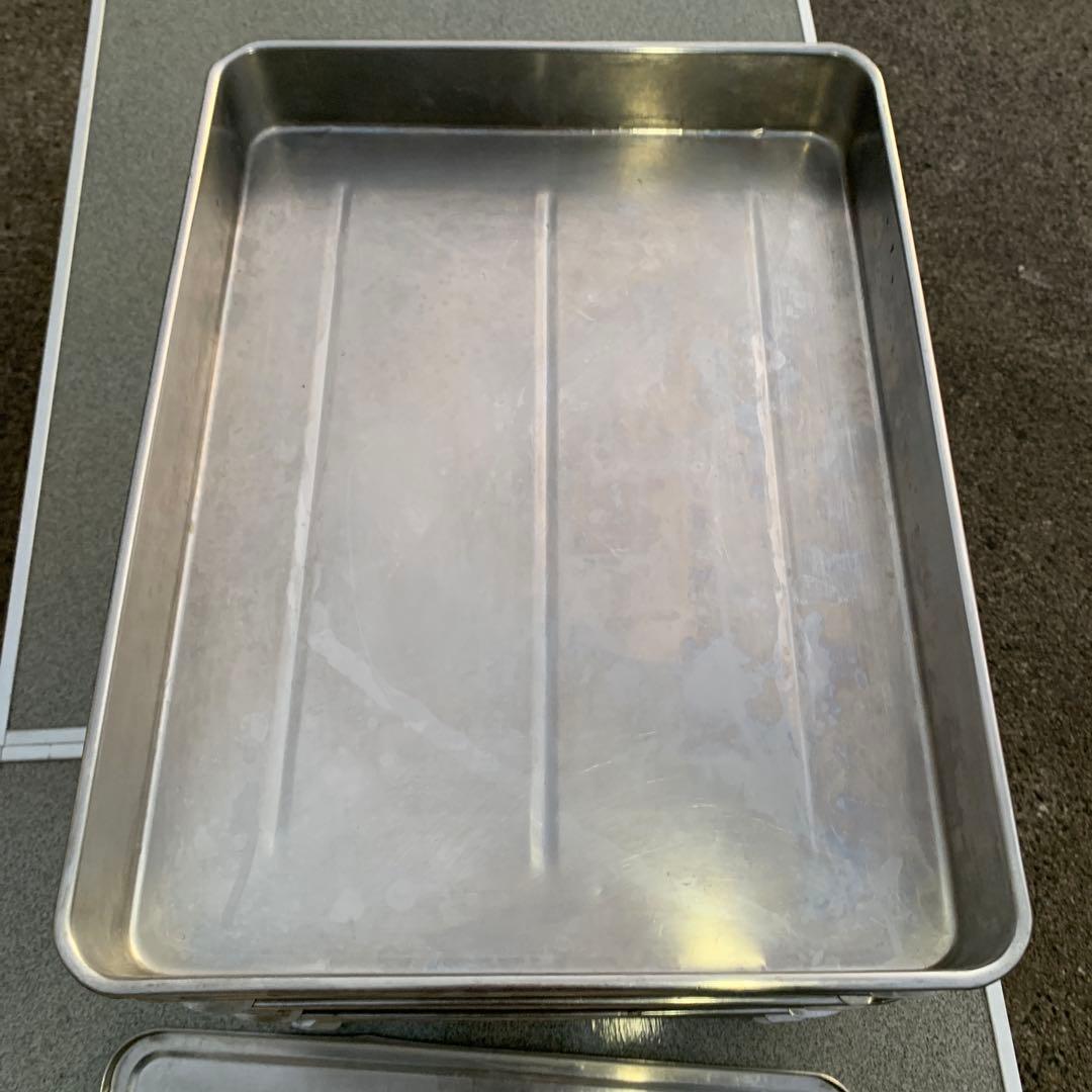 【餃子バット】6段　ステンレス製　中古　スタッキング式　収納ケース　　フタ