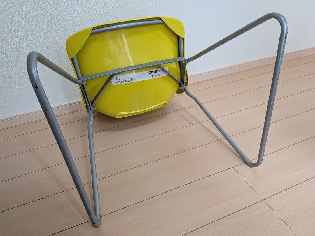 IKEAマスタードイエロープラスチック椅子 - メルカリ