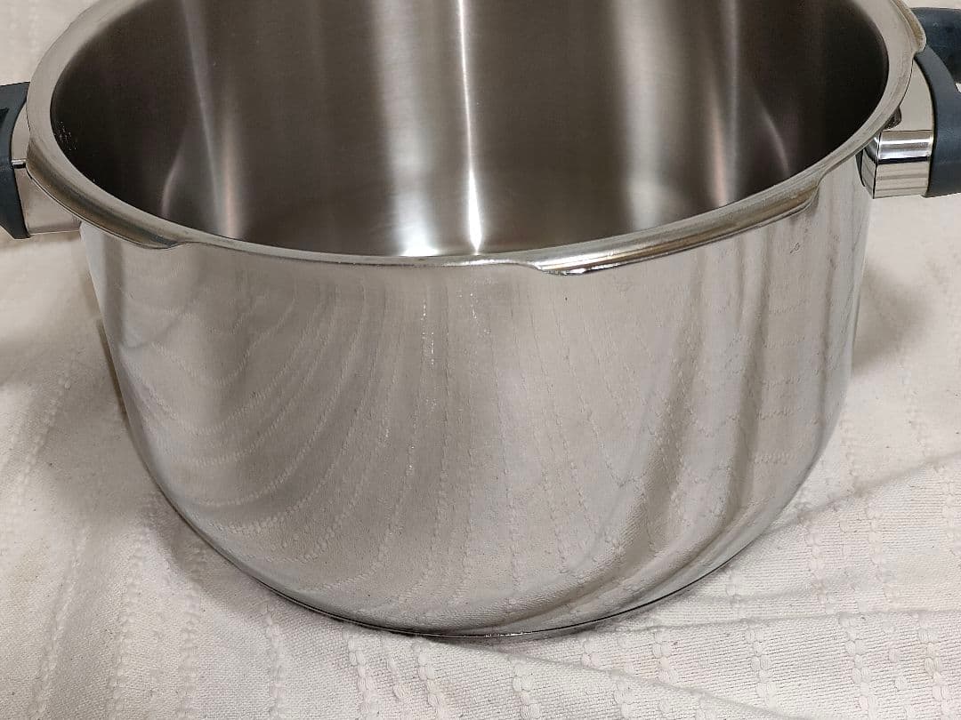 WMF PERFECT PLUS ステンレス圧力鍋4.5L⚠パッキン無し商品