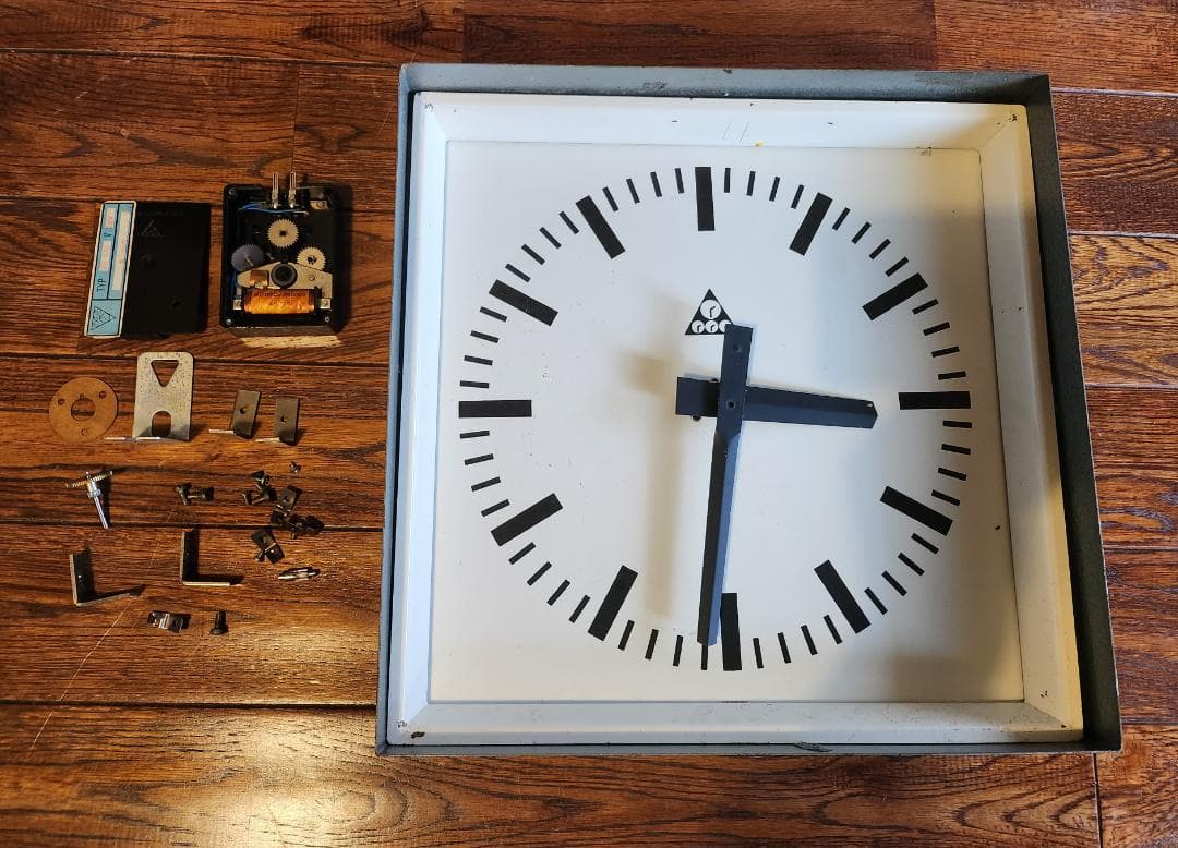 希少 PRAGOTRON 33cm シルバー グレー パラゴトロン 壁掛け時計