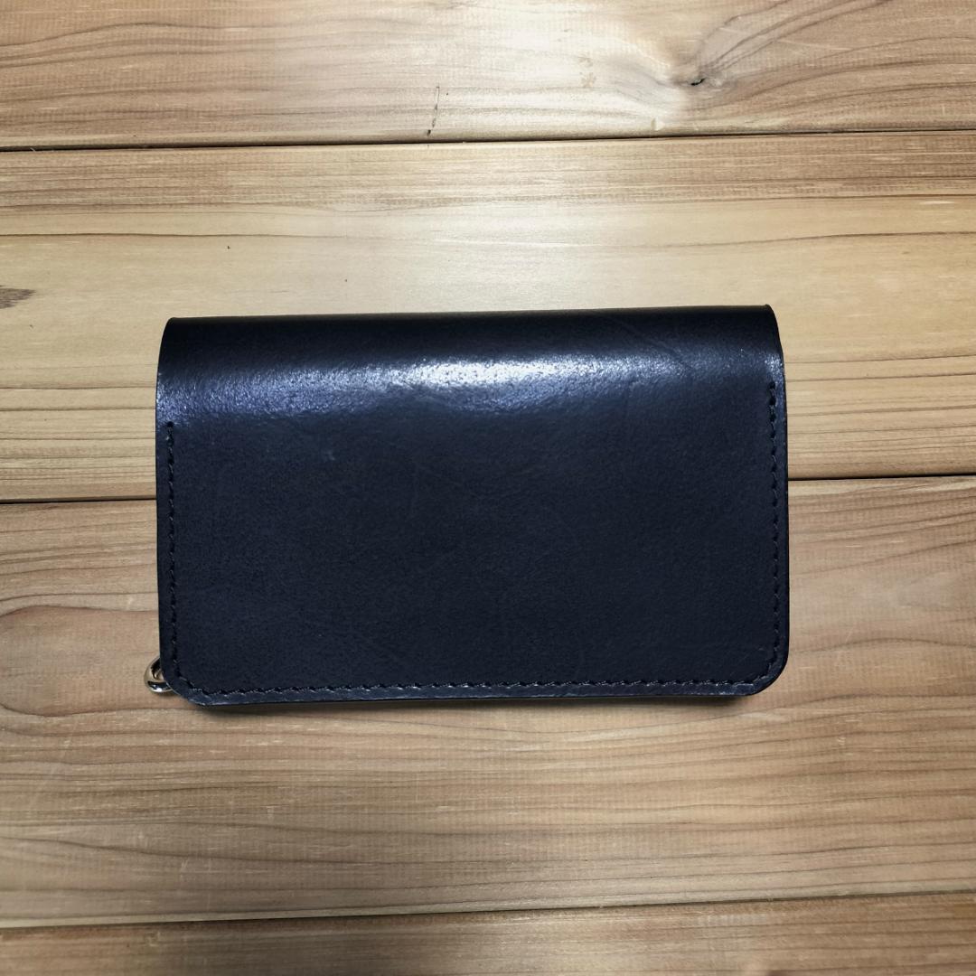 栃木レザー　ワイルドサドル　黒　札ポケット付きミドルトラッカーウォレット