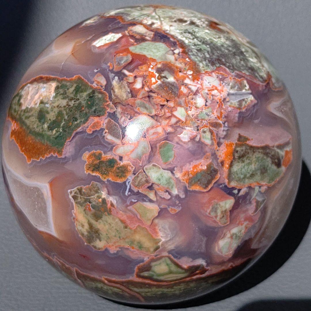 虹多数　マネーアゲート　水晶　スフィア　台座付き　天然石　レインボー　7.2cm