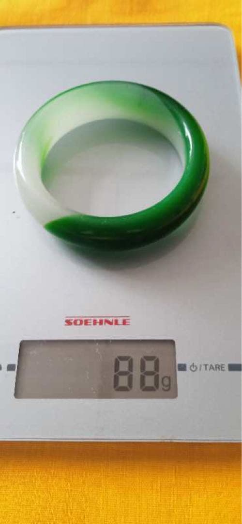 緑と白の玉の腕輪二つ　綺麗なヒスイ　入手困難