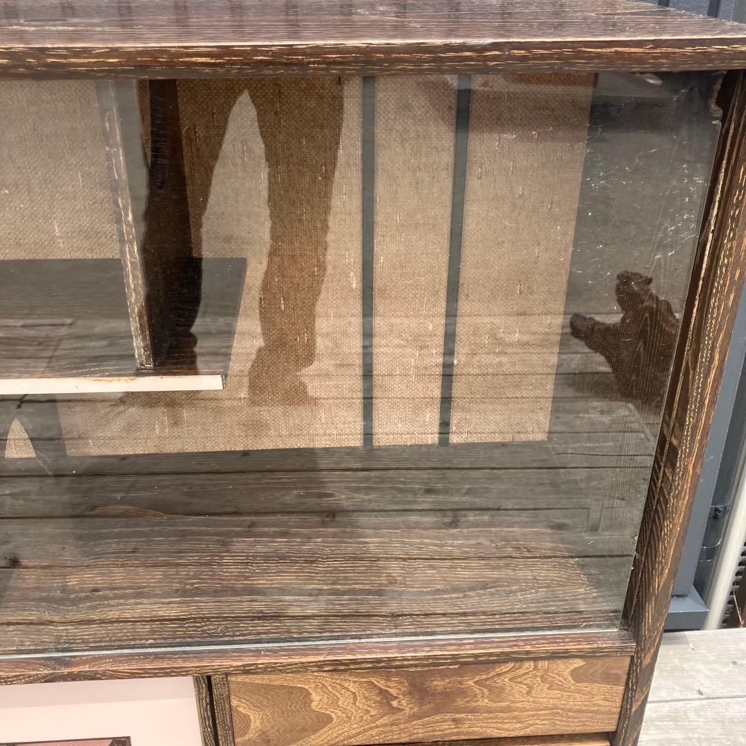 昭和レトロ ミッドセンチュリー 古家具 飾り棚 彫刻サイドボード ディスプレイ