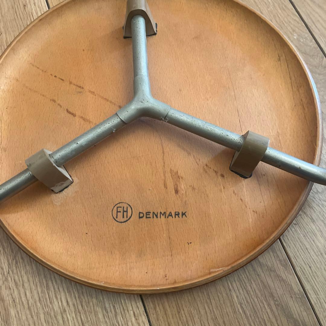 アルネヤコブセン　ドットスツール