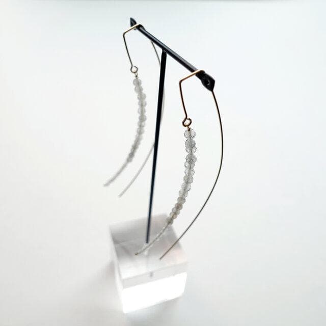 クリスタルピアス（グレーゴールド）