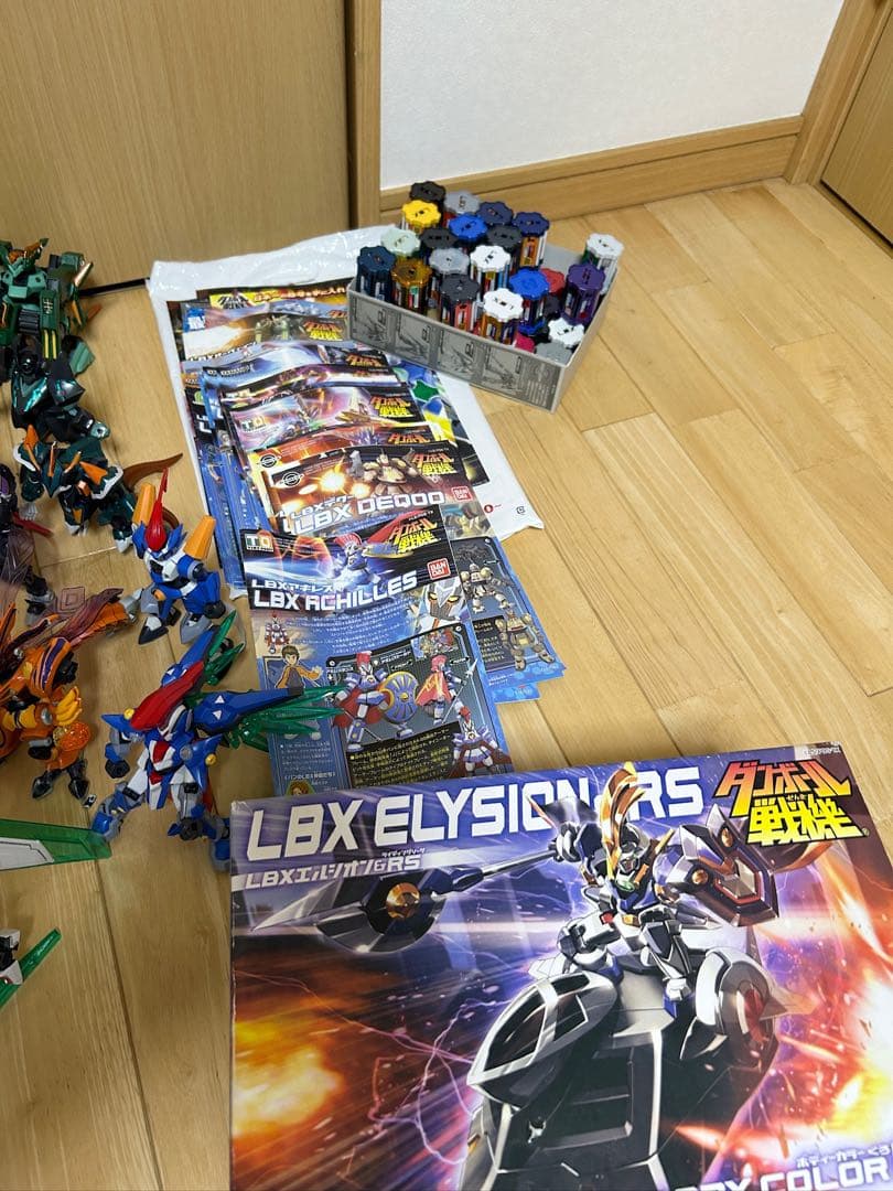 ダンボール戦機　LBX 約50体まとめ売り　上箱付き　説明書付き