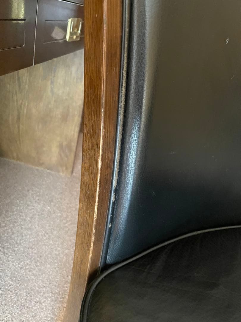 カリモク　ドマーニ