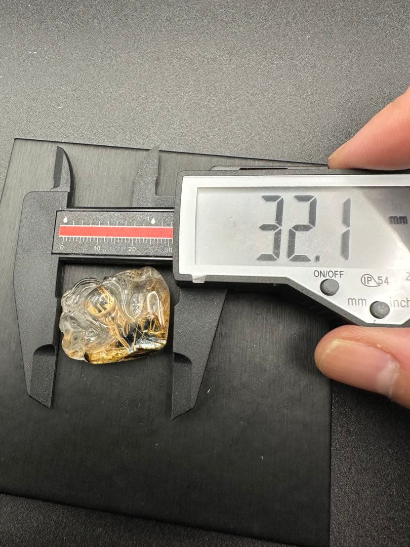 ルチルクォーツ彫物（九尾）