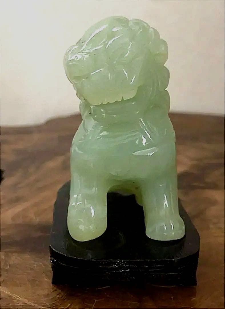 中国美術 時代 玉 翡翠 獅子 彫刻 唐台付き 共箱 113㌘