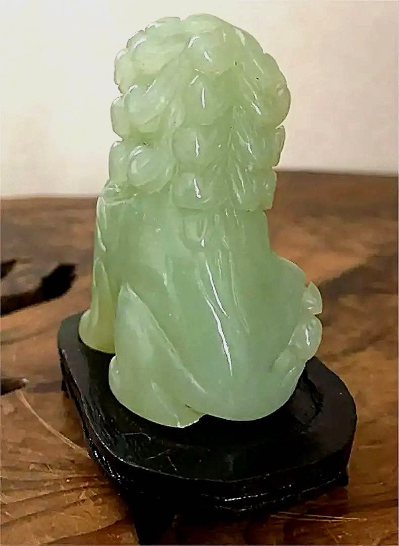 中国美術 時代 玉 翡翠 獅子 彫刻 唐台付き 共箱 113㌘