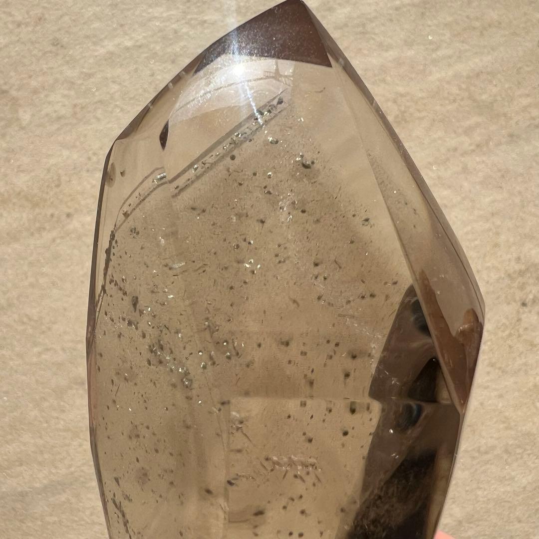 ファントムクォーツ　木製台座付き