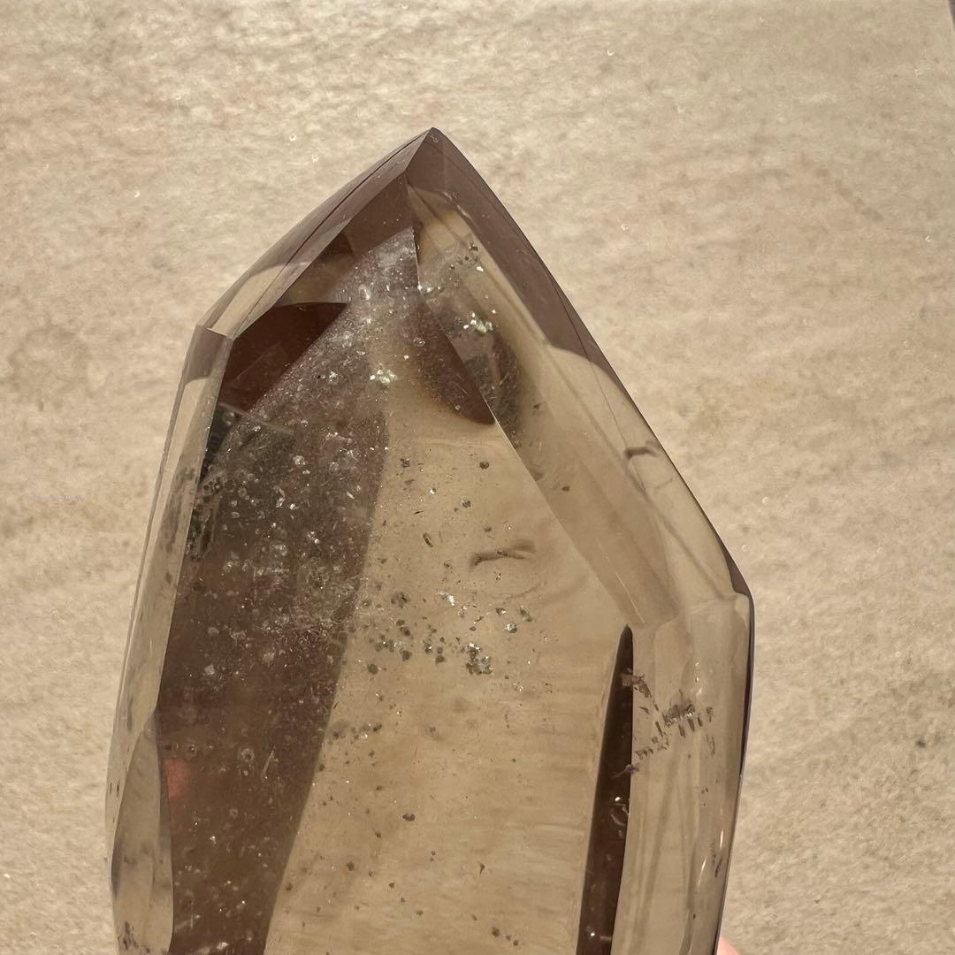 ファントムクォーツ　木製台座付き