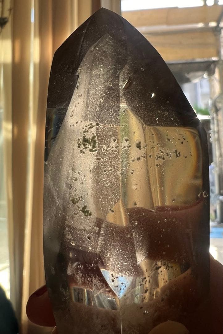 ファントムクォーツ　木製台座付き