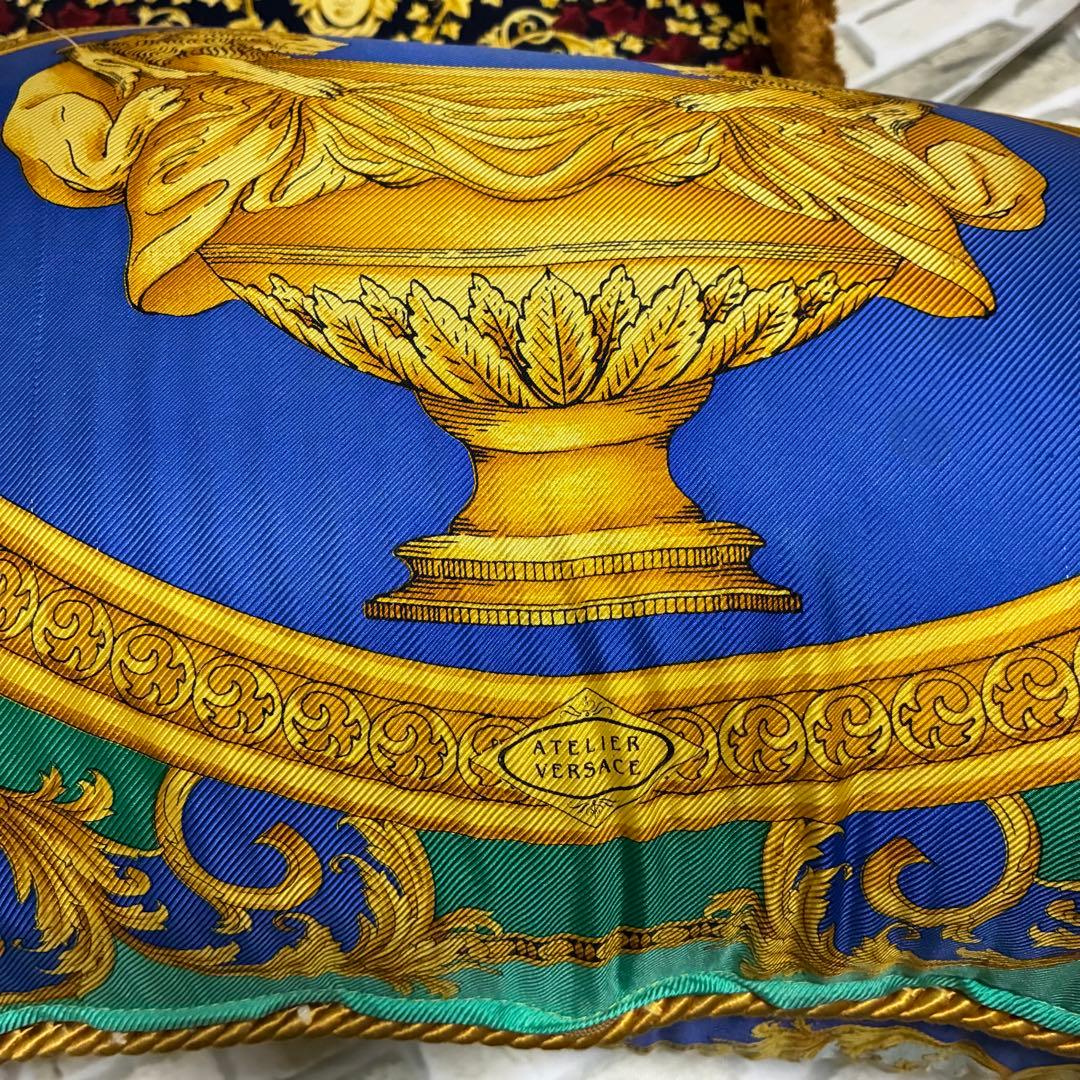 ヴェルサーチ シルク クッションセット