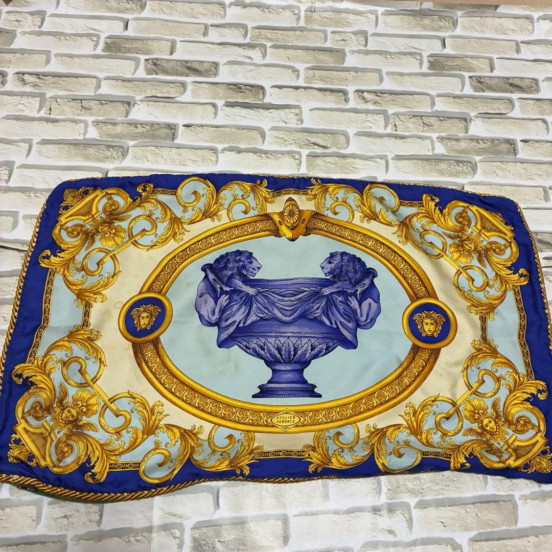 ヴェルサーチ シルク クッションセット