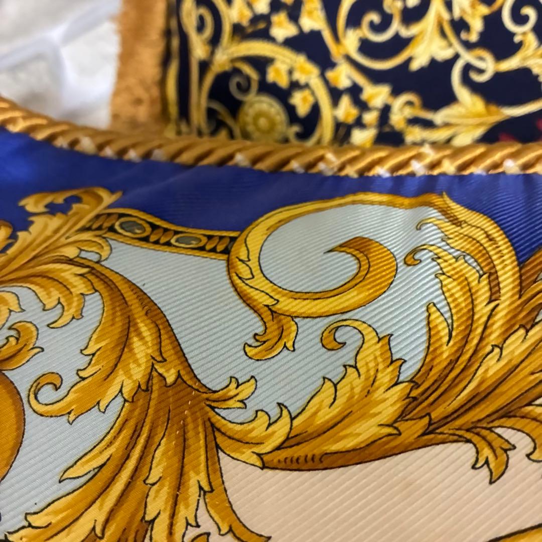 ヴェルサーチ シルク クッションセット