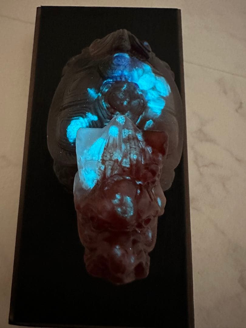 K-111夜光斑霊　斑彩石　龍亀置物　お守り　縁起物　金運　香りあり　車内飾り