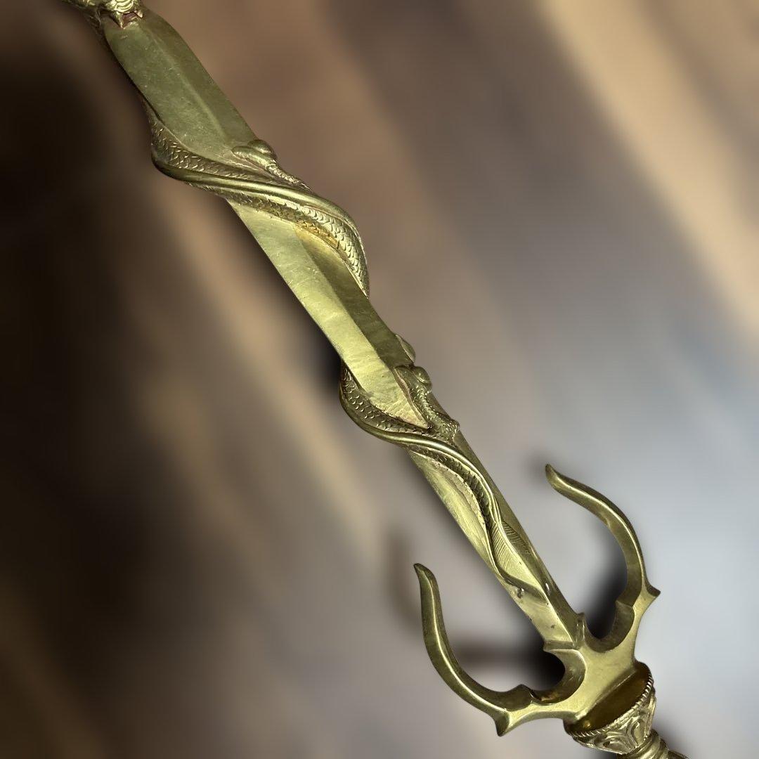 金色の装飾剣型置物　龍