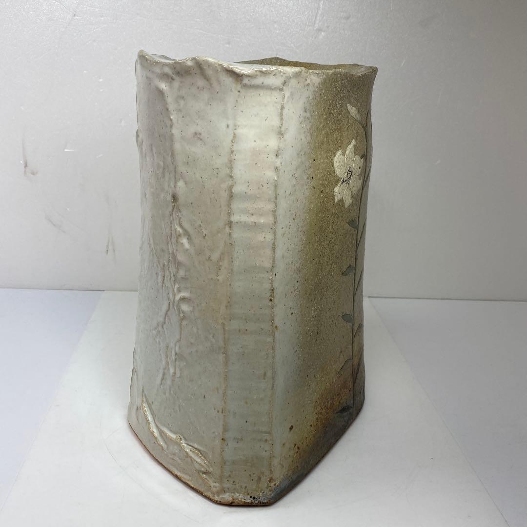 専用美品 十五代 坂倉新兵衛 百合の絵萩灰被花器共箱トトオ東さ7-0216