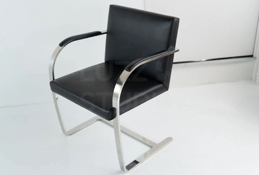 Knoll(ノル)社　ブルーノチェア　ミースファンデルローエアームパッド付チェア