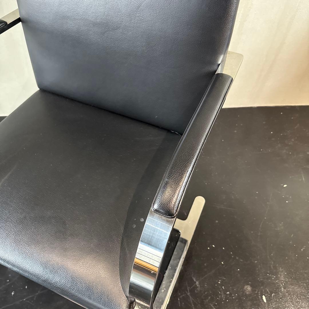 Knoll(ノル)社　ブルーノチェア　ミースファンデルローエアームパッド付チェア