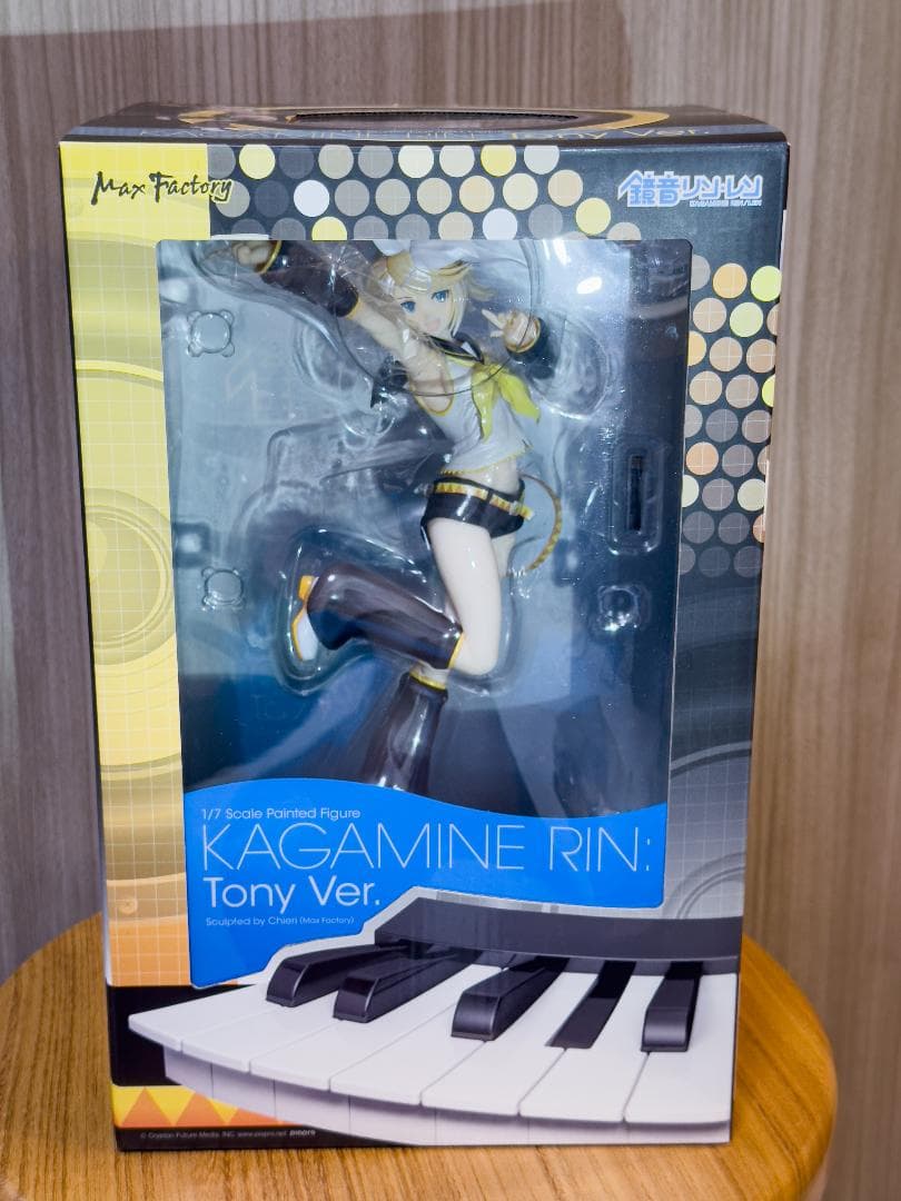 鏡音リン Tony ver. 1/7スケール フィギュア - メルカリ