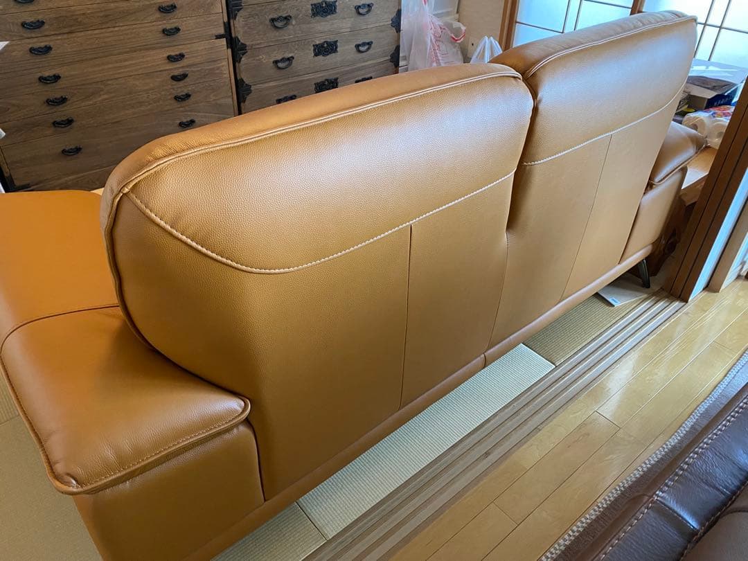 新品並　本革　2人掛けソファ　キャメル色
