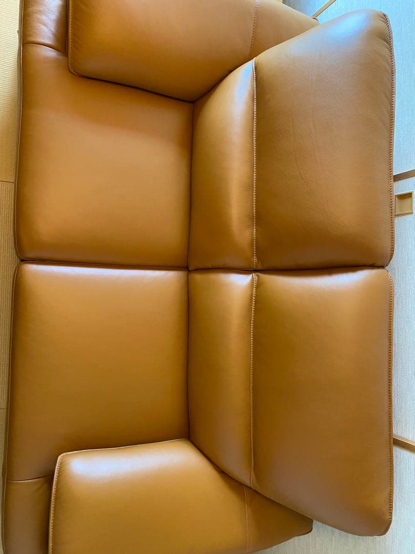 新品並　本革　2人掛けソファ　キャメル色