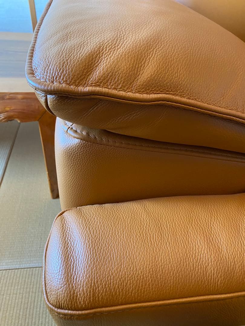新品並　本革　2人掛けソファ　キャメル色