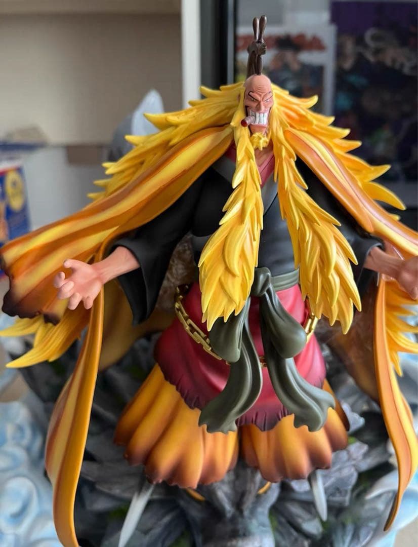 ワンピース Black -STUDIO シキ フィギュア