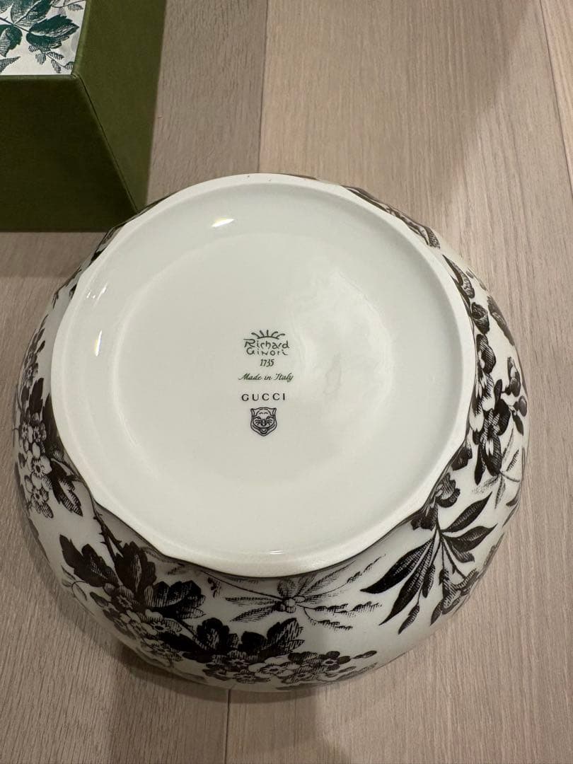 GUCCI　ハーバリウム　食器　ブラック　サラダボウル23cm