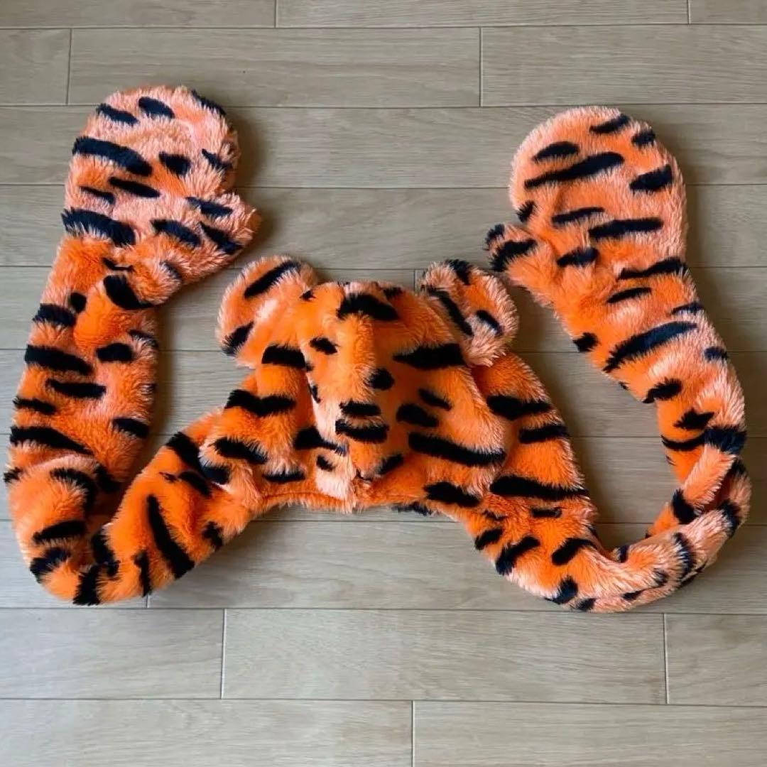 ディズニー ティガー ファンキャップ 手袋付きマフラー - メルカリ