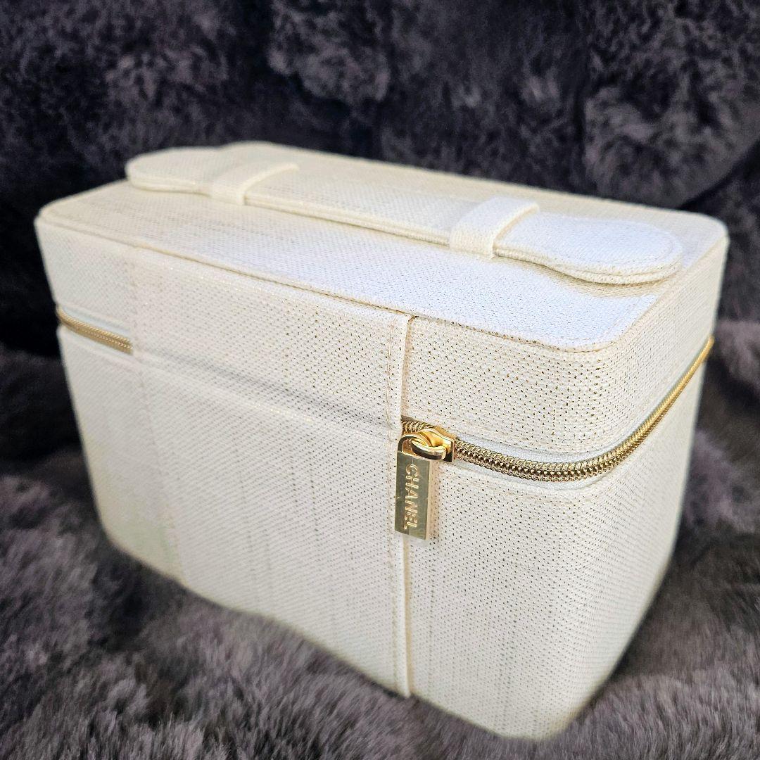 CHANEL シャネル ノベルティ バニティケース バニティポーチ - メルカリ