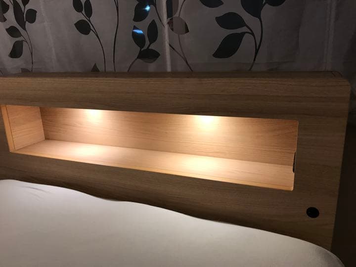 シングルベッド　収納・照明・コンセント付き　フランスベッド