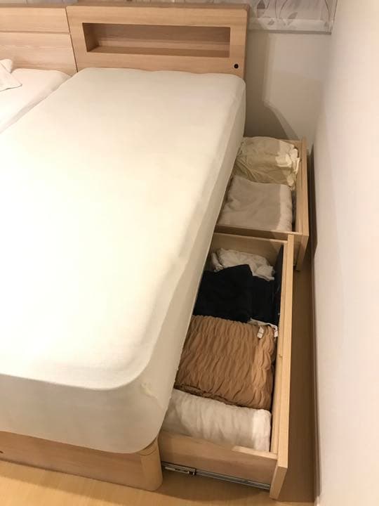 シングルベッド　収納・照明・コンセント付き　フランスベッド