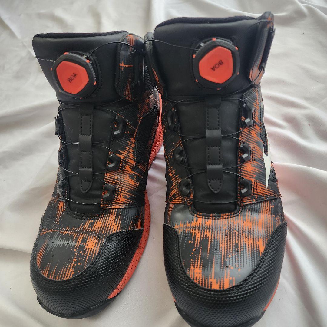 美品　ミズノ　安全靴　F1GA240595 28センチ　限定カラー