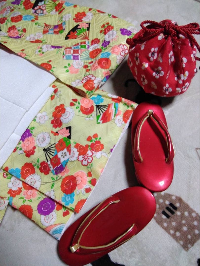 3歳向け・化繊・お着物とお被覆のセットです